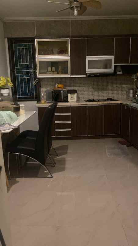 rumah tanah luas 2 lantai cipayung jakarta timur