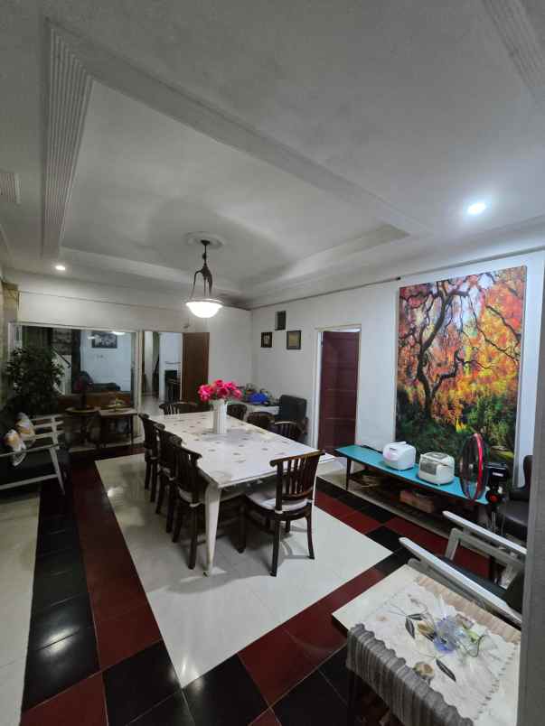 rumah usaha di cipaku jakarta selatan