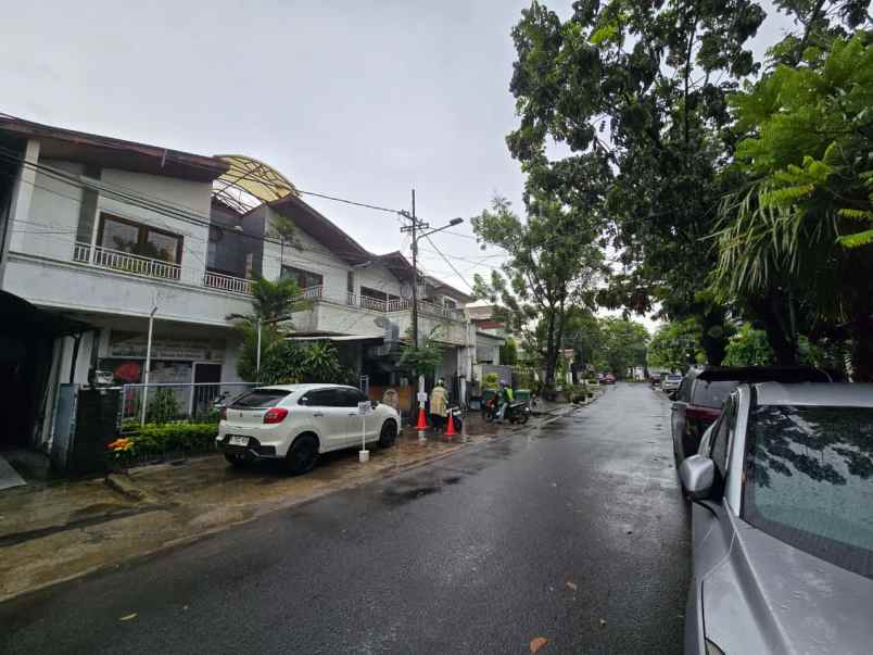 rumah usaha di cipaku jakarta selatan