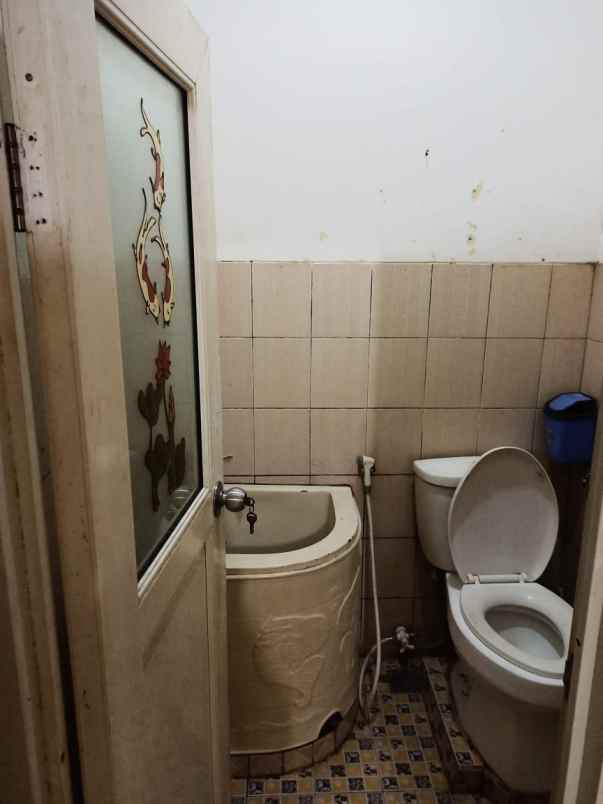 rumqh second 1 5 lantai di tanqh baru depok