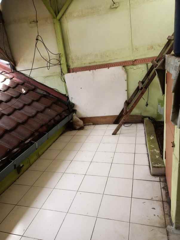 rumqh second 1 5 lantai di tanqh baru depok