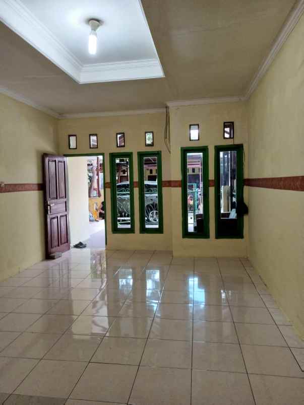 rumqh second 1 5 lantai di tanqh baru depok