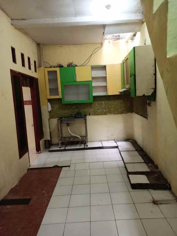 rumqh second 1 5 lantai di tanqh baru depok