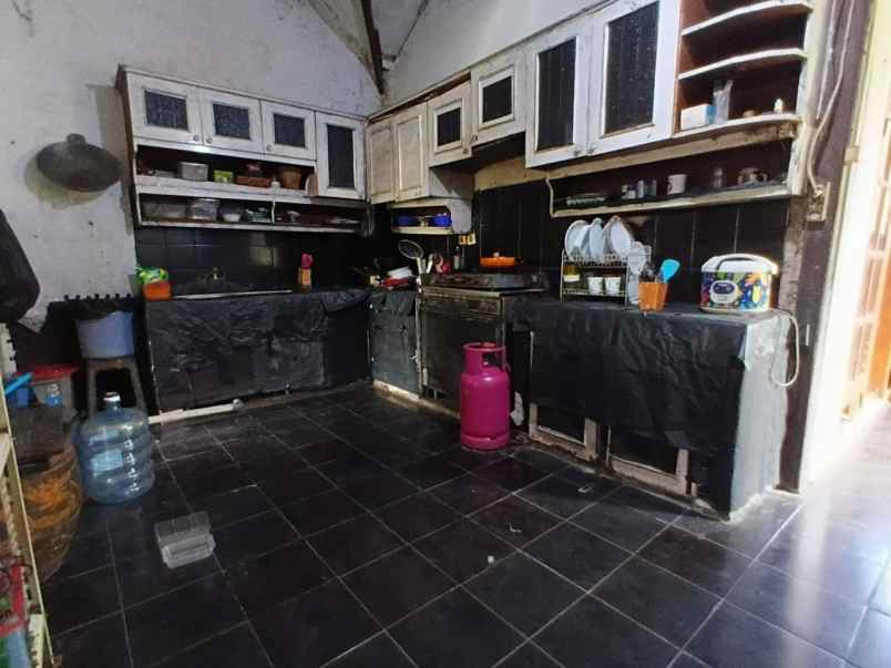 runah lama siap huni dijln kartini pancoran mas depok