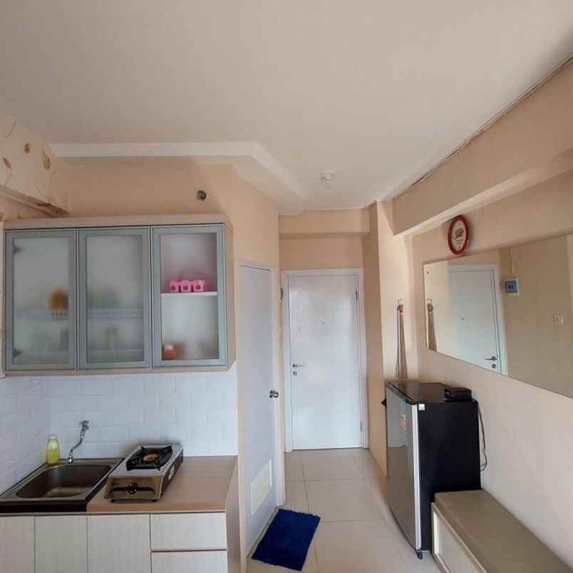 sewa apartemen studio furnish di green pramuka city