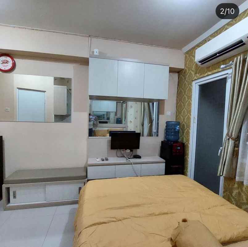 sewa apartemen studio furnish di green pramuka city