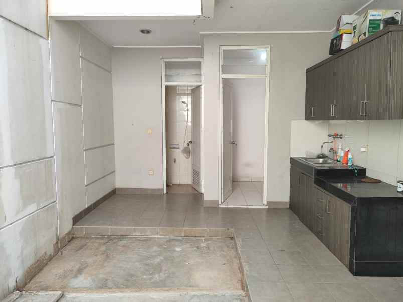 sewa rumah green lake city cluster australia tangerang