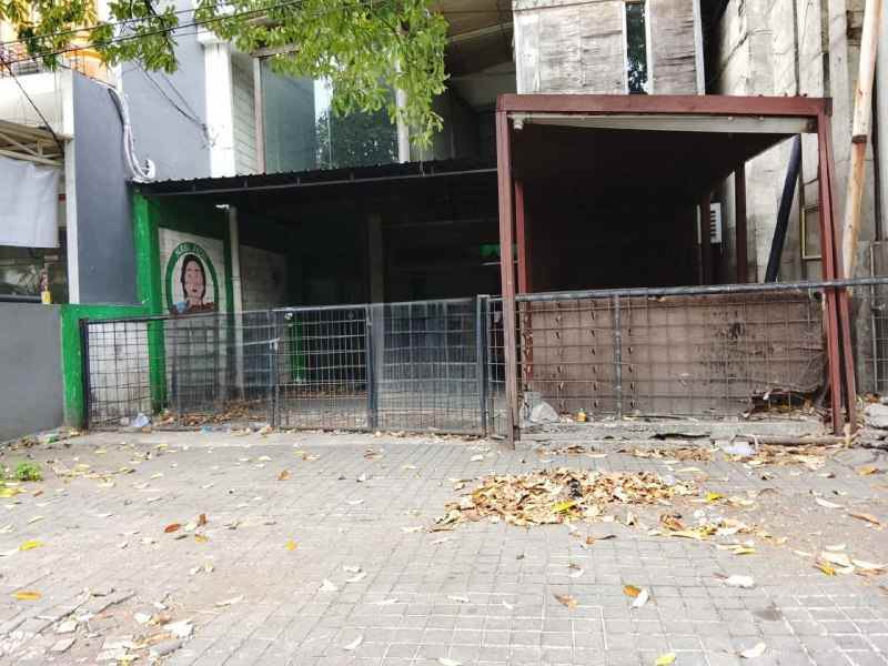 bangunan dr ir h soekarno strategis depan raya