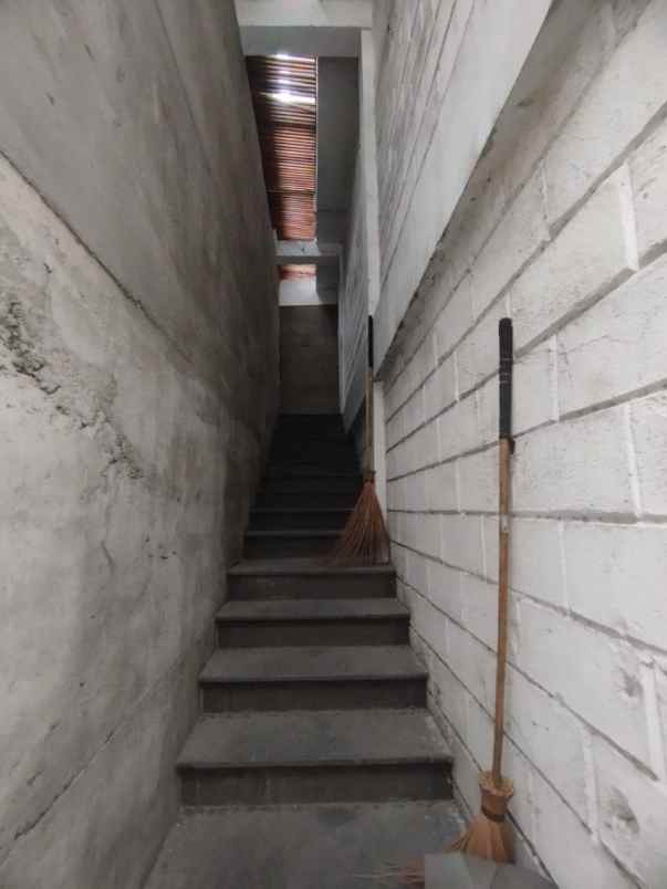 bangunan dr ir h soekarno strategis depan raya