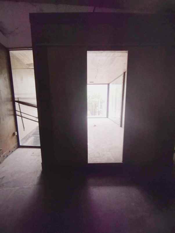 bangunan dr ir h soekarno strategis depan raya