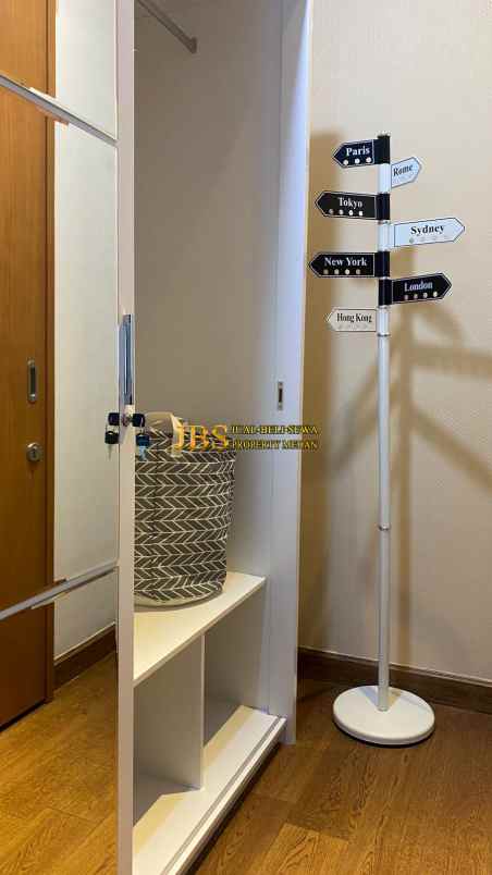 dijual cepat apartemen the reiz condo