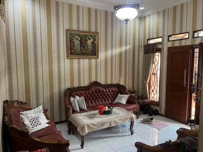 dijual cepat rumah luas area jl kh hasyim ashari