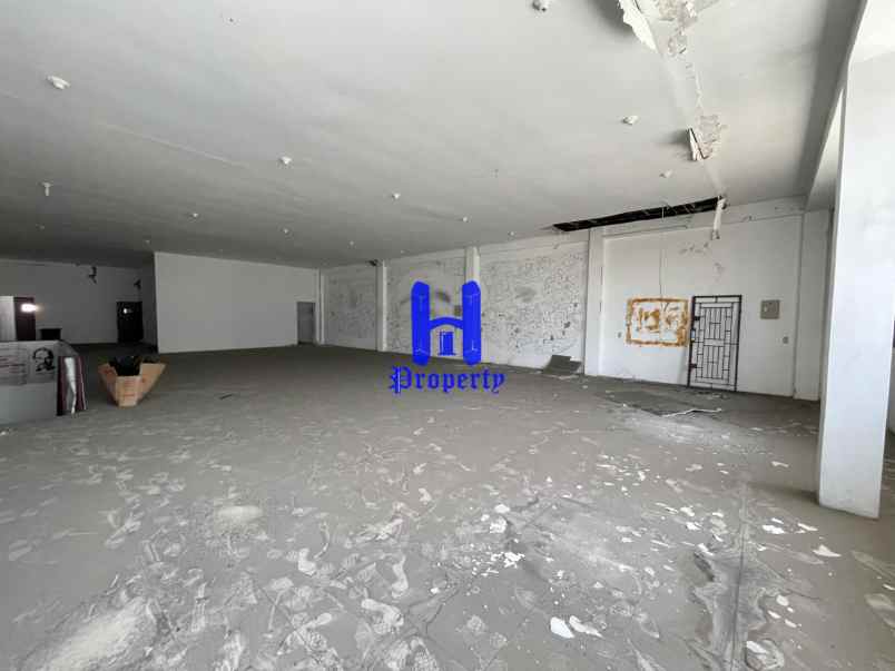 dijual disewakan gedung di jalan mh thamrin medan