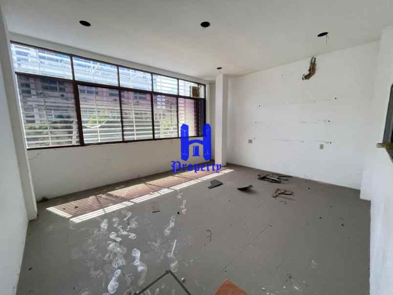 dijual disewakan gedung di jalan mh thamrin medan