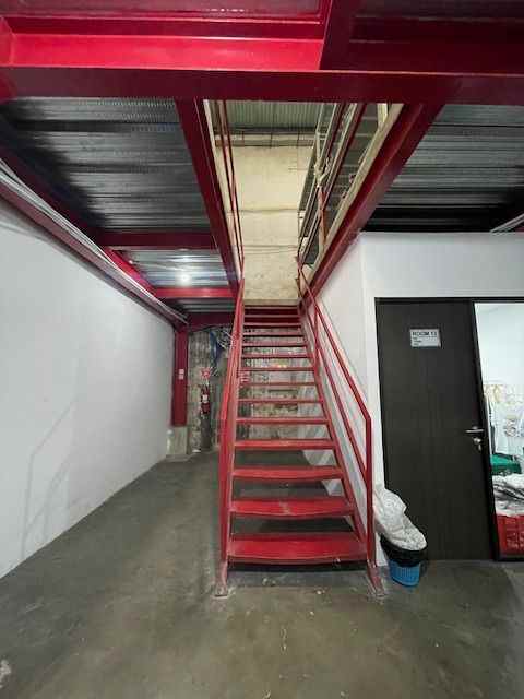 dijual gudang margomulyo permai surabaya