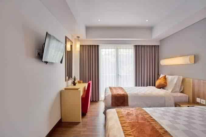 dijual hotel raya kuta