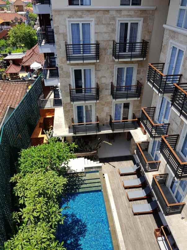 dijual hotel raya kuta