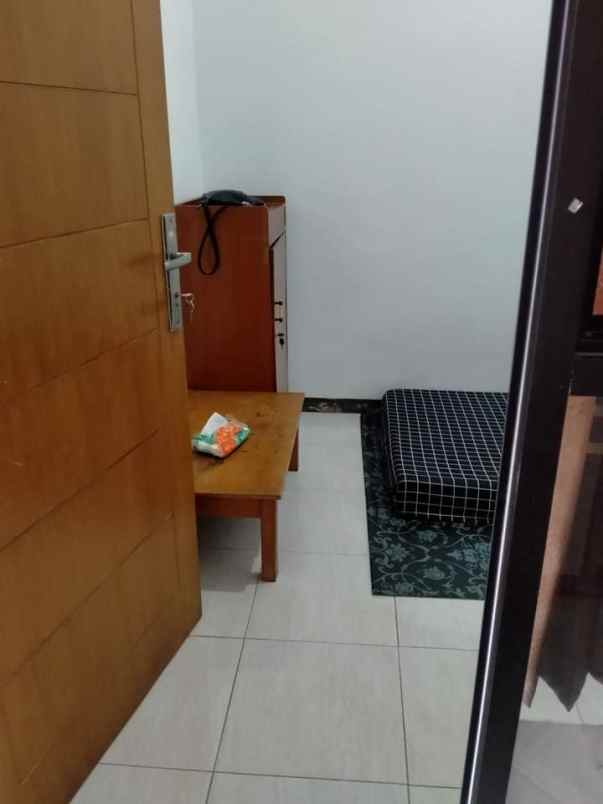 dijual kost bojong
