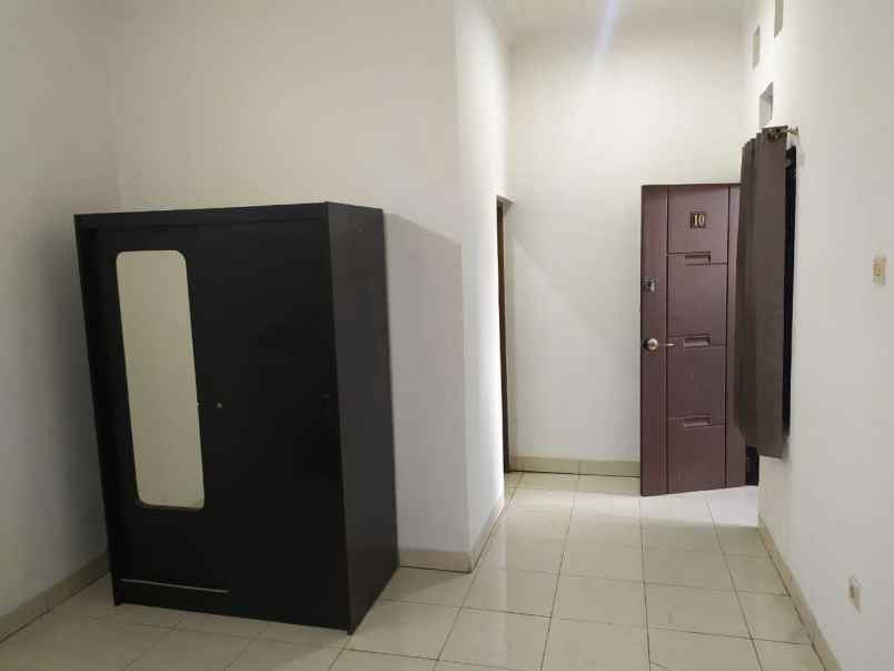 dijual kost jl caringin jatinangor