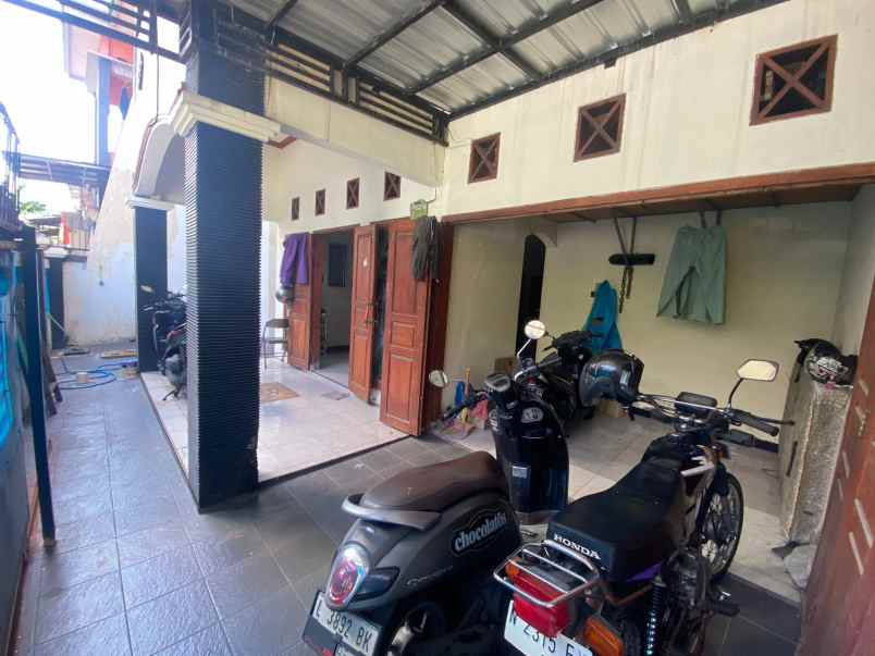 dijual kost jl mojo kec gubeng durabaya