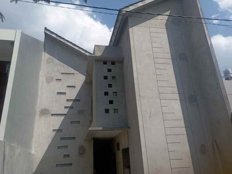 dijual kost plemburan