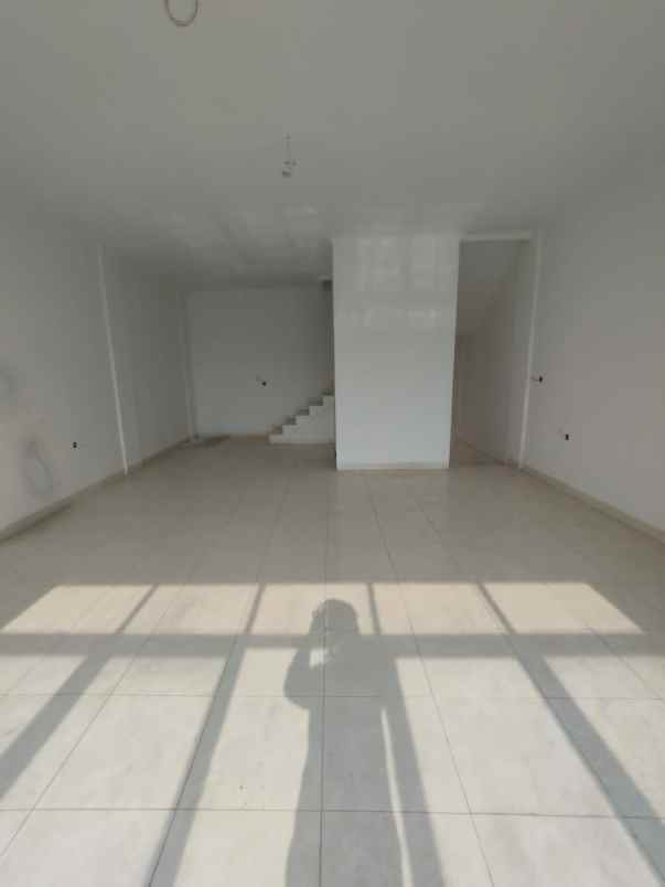 dijual ruko gudang kantor muara karang