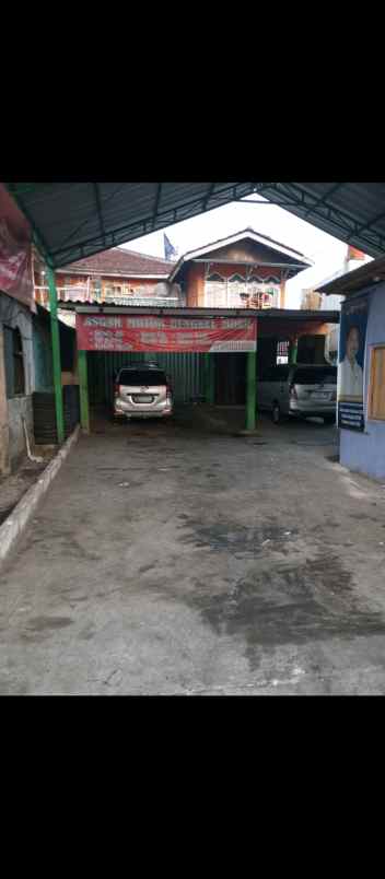 dijual rumah 2 lantai