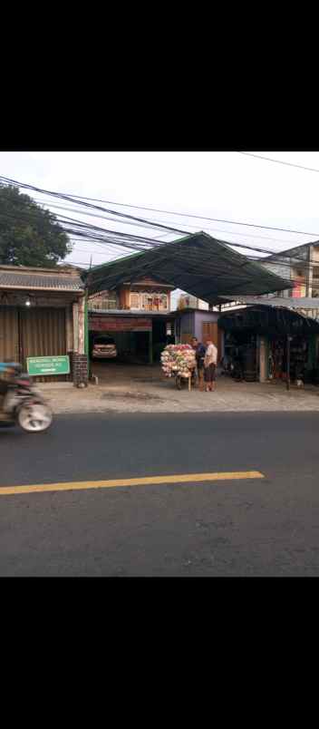 dijual rumah 2 lantai