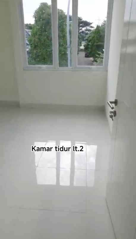 dijual rumah 2lt siap huni di green park cinere depok