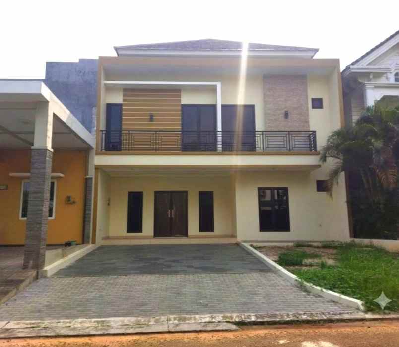 dijual rumah 4 kamar di perumahan kota wisata cibubur