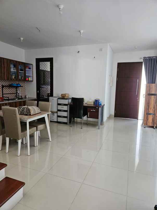 dijual rumah acacia graha natura