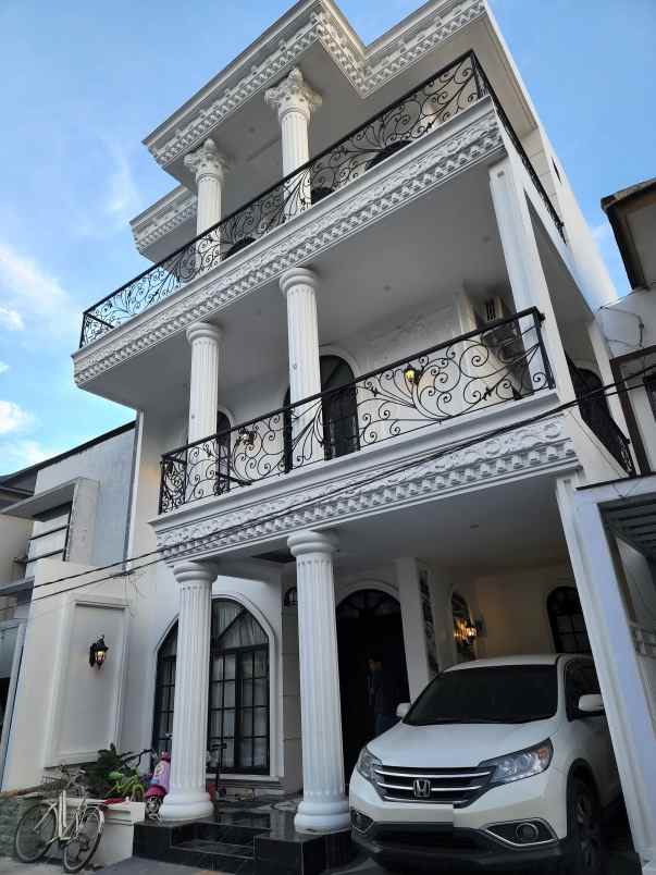 dijual rumah antapani