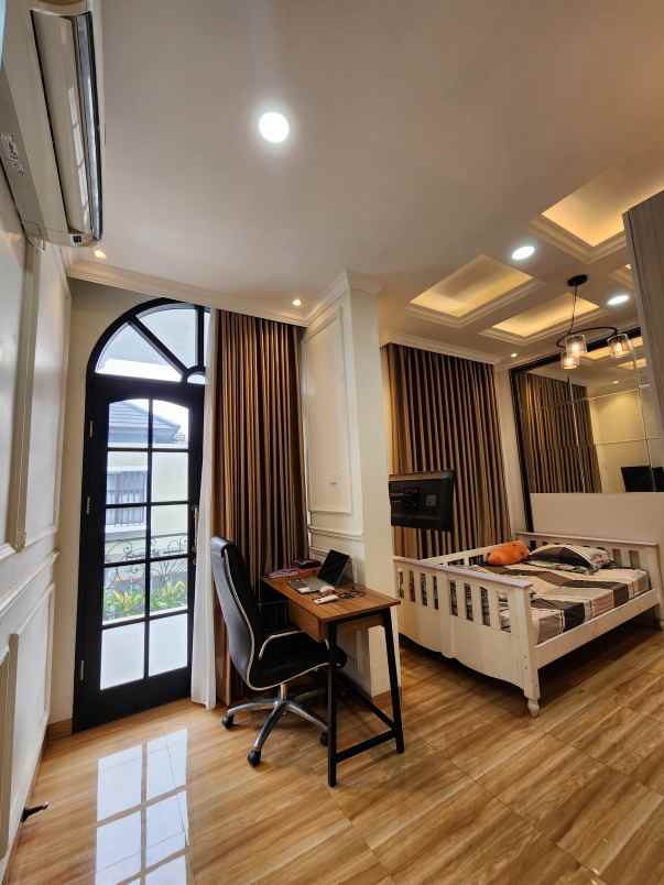 dijual rumah antapani