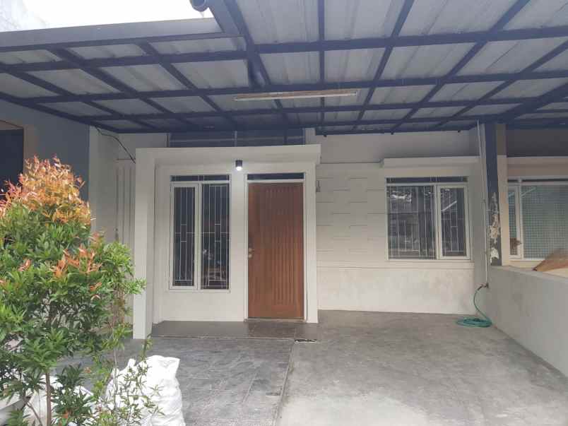 dijual rumah arcamanik
