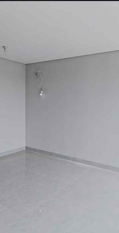 dijual rumah aruba villa pakuwon city