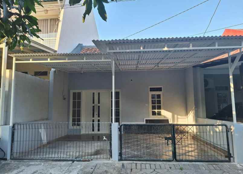 dijual rumah babatan pratama