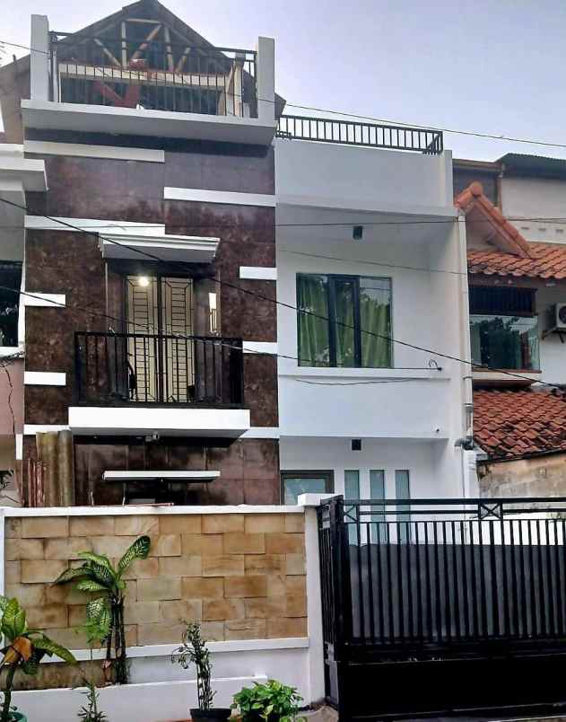 dijual rumah babatan pratama