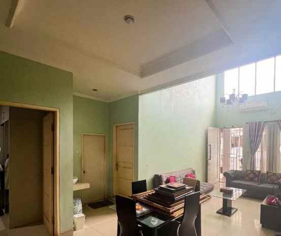 dijual rumah bagus 2 lantai siap pakai