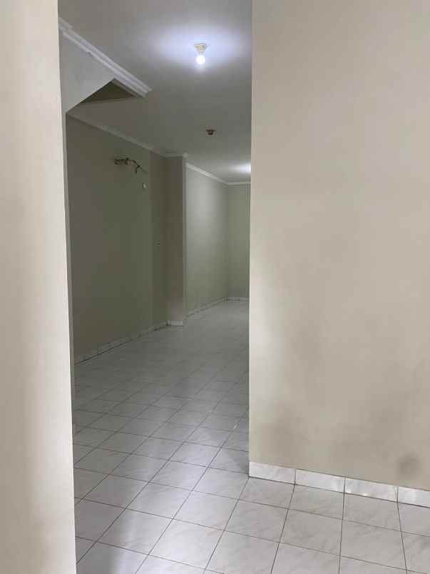 dijual rumah bagus shm taman cosmos jakarta barat