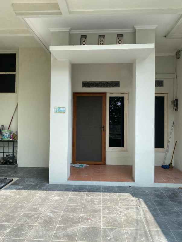 dijual rumah bagus shm taman cosmos jakarta barat