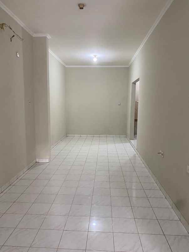 dijual rumah bagus shm taman cosmos jakarta barat