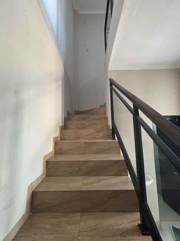 dijual rumah bakti jaya setu tangerang