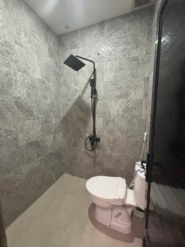 dijual rumah bakti jaya setu tangerang