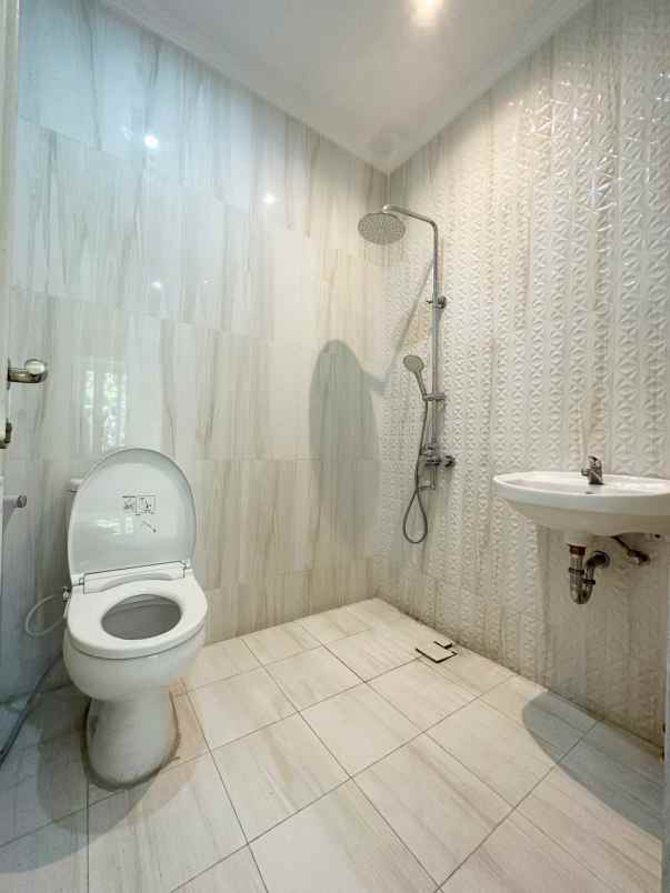 dijual rumah bambu 6