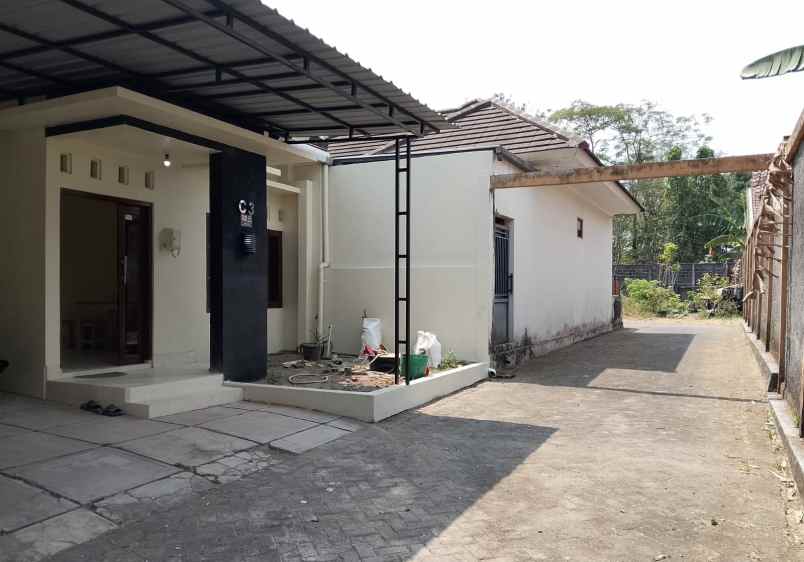 dijual rumah banjeng