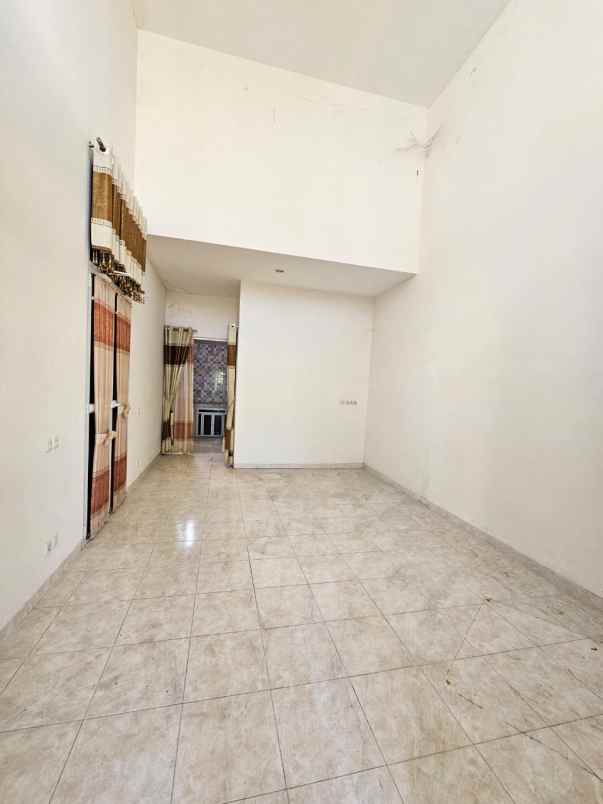 dijual rumah barombong