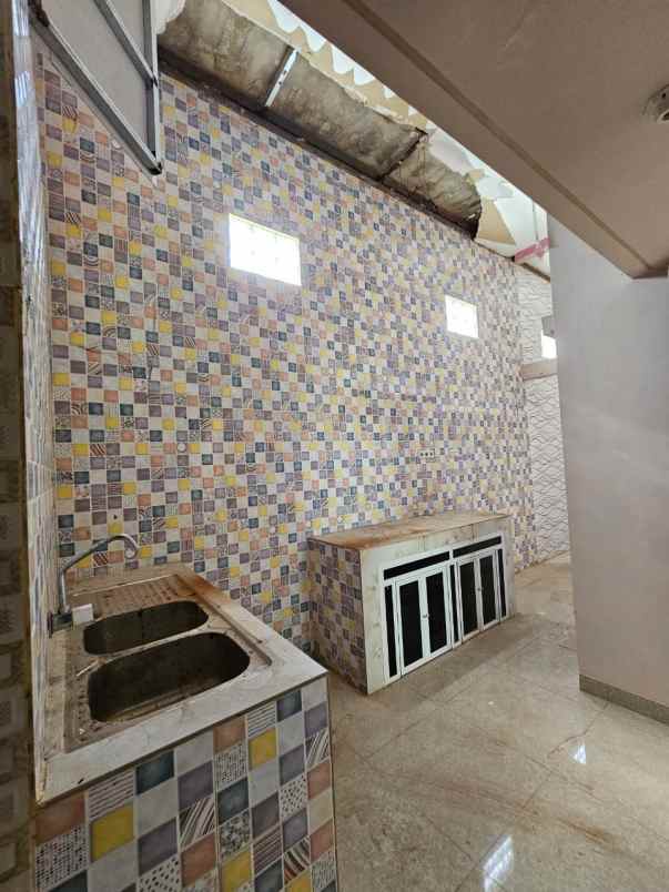 dijual rumah barombong