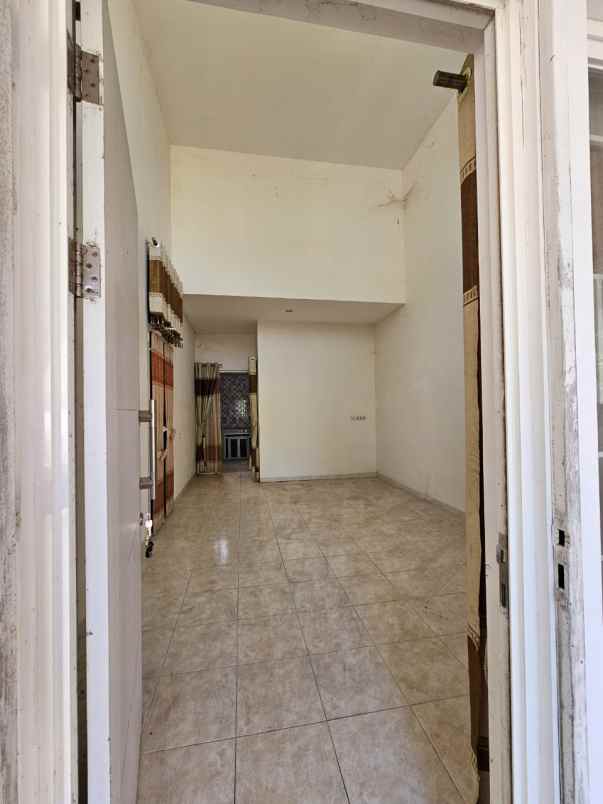 dijual rumah barombong