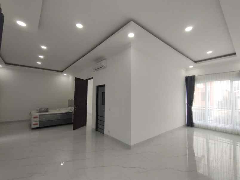 dijual rumah baru cluster taman yunani sentul city