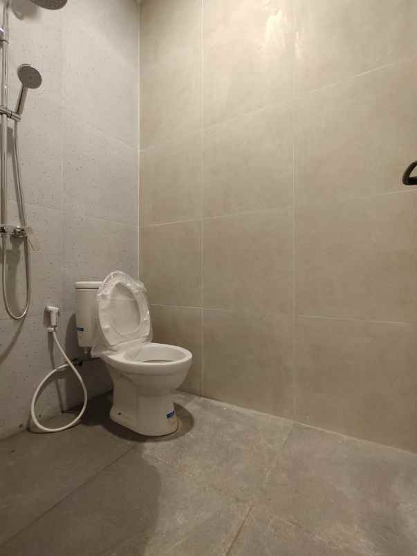 dijual rumah baru design minimalis modern siap huni